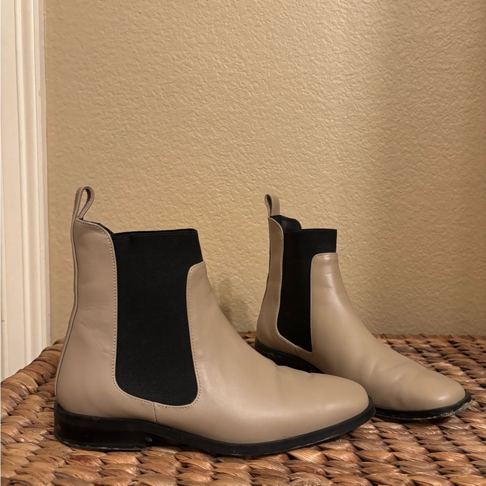 Everlane | The Italian Leather Square Toe Ankle Boot